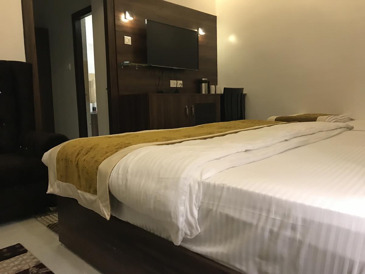 Hotel MMK Kanpur Exterior foto
