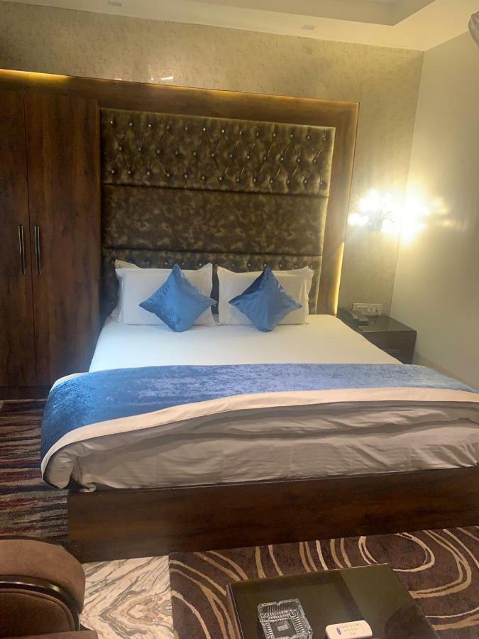 Hotel MMK Kanpur Exterior foto